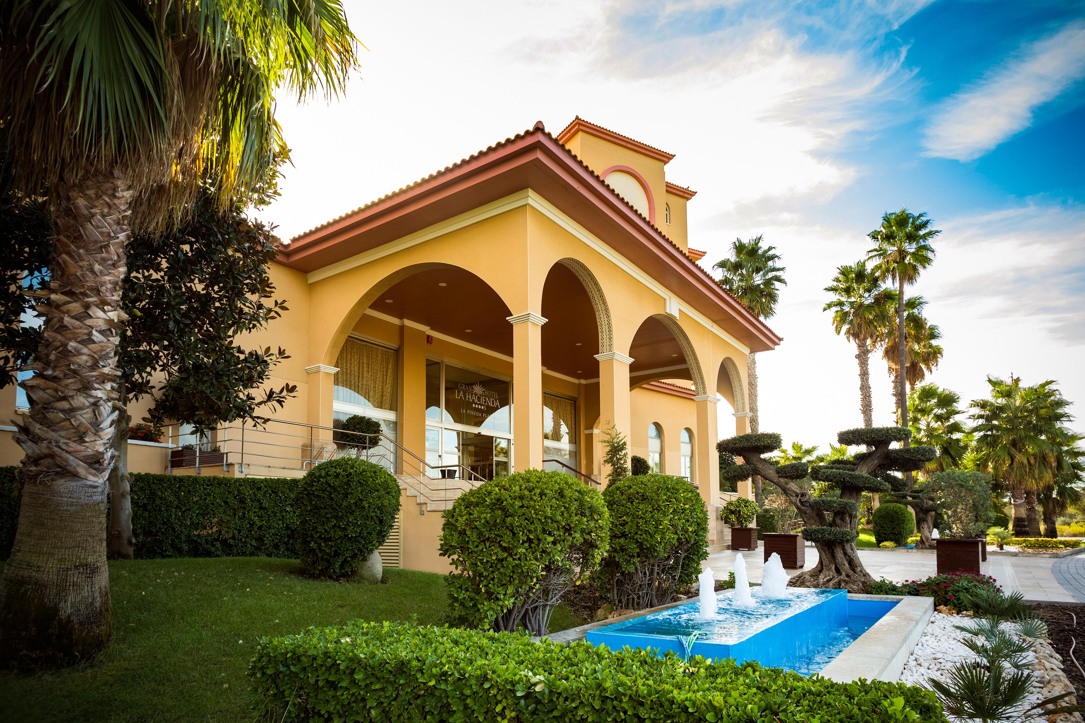 Hotel Ohtels La Hacienda La Pineda Esterno foto
